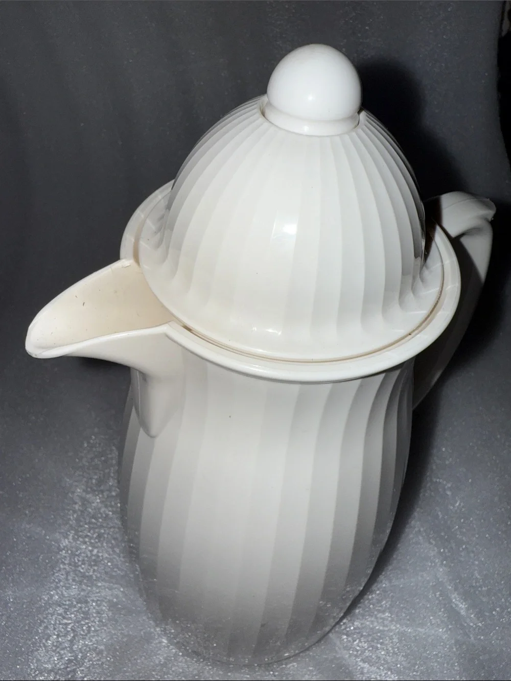 Cream Ceramic Coffee/Tea Carafe with Lid
